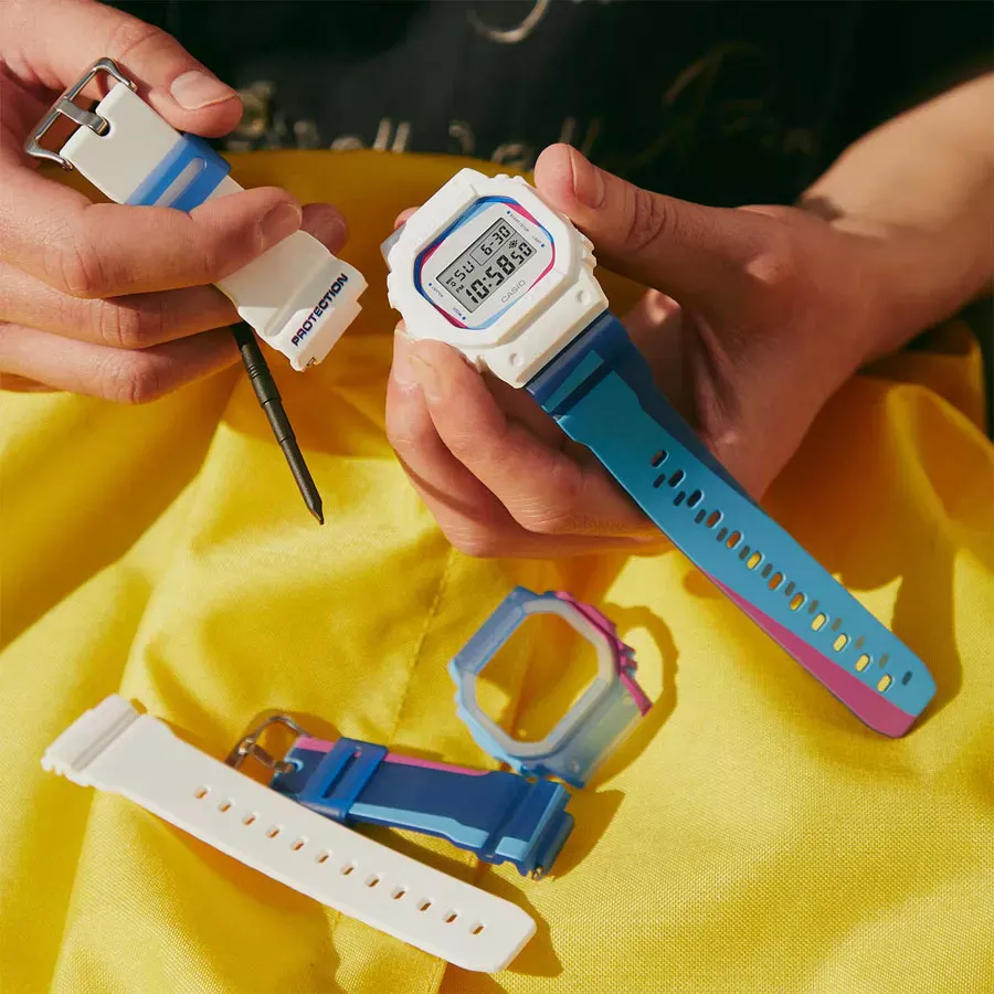 Casio G-Shock DWE-5600PR-2  Фото 3