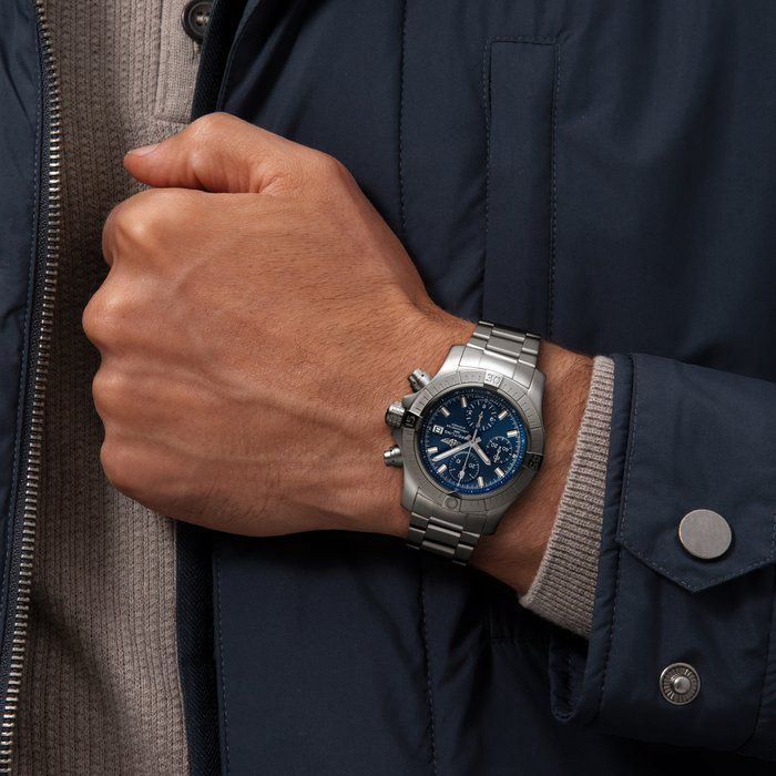Наручные часы Breitling Avenger A13385101C1A1 Швейцария