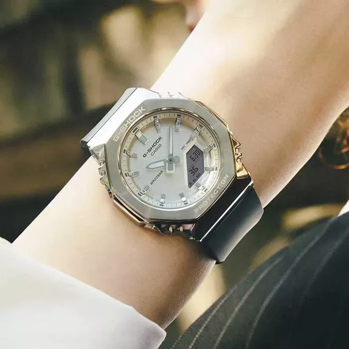 Casio G-Shock GM-S2110-1A7  Фото 2